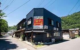 おせっかいゲストハウス 昭和の寅や